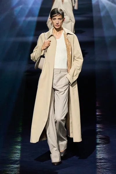 Look 25